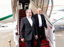«عراقچی» وارد پاریس شد
