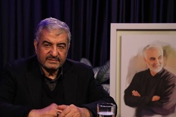 فرمانده قرارگاه بقیه الله: حتی حاج قاسم هم نمی‌توانست تغییر ایجاد شده در شخص بشار را تغییر دهد/ از سال ۷۰ می‌دانستیم با اسرائیل به جنگ می رسیم/ دشمن شاید توانسته باشد حدود ۳۰ درصد از توان حزب‌الله را هدف قرار دهد