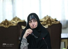 عروس امام: «دختران خیابان انقلاب»رفتار قانونی کنند/ امام با تاسیس حزب توسط روحانیون موافق نبود
