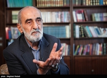 حسین شریعتمداری: مذاکره‌کنندگان کشورمان در وین اصرار چندانی به رعایت خطوط قرمز نظام ندارند/ اسرائیل به نطنز حمله کرد تا مذاکرات وین ادامه پیدا کند!
