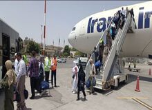 ازسرگیری پروازهای بازگشت حجاج به کشور با فرود نخستین هواپیما در مشهد
