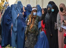 ادعای رهبر طالبان: زنان در افغانستان زندگی راحت و مرفهی دارند