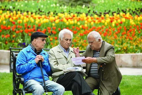 رقم و زمان واریز «عیدی» بازنشستگان در انتظار تصمیم دولت / بررسی افزایش حقوق‌‌ها در کمیسیون تلفیق
