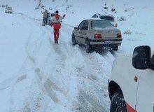 ارتفاع برف در محور کامو در شهرستان کاشان به حدود ۳ متر رسید