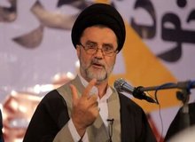 نبویان: هیچ کشوری مثل ما با آمریکا رودررو نشده / در طول جنگ همه نفت‌هایمان را 2 برابر قیمت فروختیم