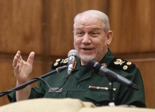 سرلشکر صفوی: از طلب‌های چند میلیارد دلاری که وصول می‌کنیم، یک میلیارد دلارش را هم به سفره‌ها و یخچال‌های مردم برسانیم