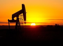 سنگ‌اندازی ترامپ در مسیر غول نفتی / قیمت نفت بالا کشید