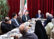 عارف: خودسوزی جوان اهوازی و خودکشی یک روزنامه‌نگار پیام و سیگنالی جدی برای جامعه و حاکمیت است