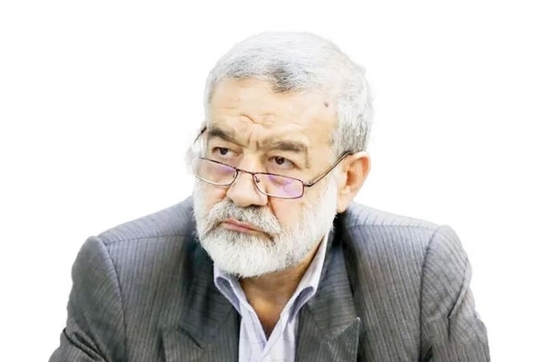غضنفری، نماینده مجلس: افزایش چندبرابری قیمت بنزین خلاف قانون است/ دولت طبق قانون فقط می‌تواند سالی ۲۰ درصد قیمت سوخت‌ها از جمله بنزین را افزایش دهد؛ نه بیشتر/ بهترین کار این است که آقایان کنار بکشند 