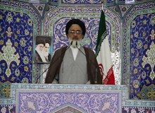 امام جمعه قم: اقتصادی که با سیاست خارجی سامان یابد با سیاست خارجی هم نابسامان می‌شود