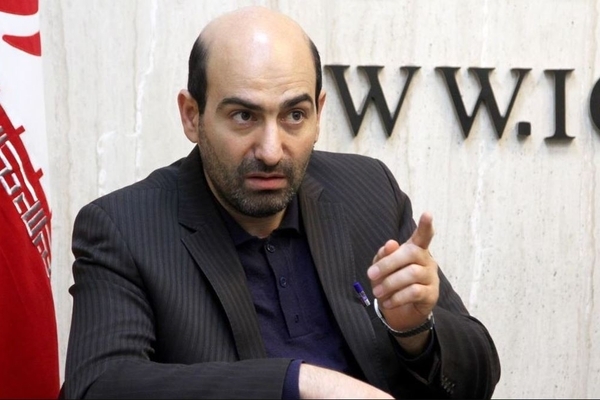 ابوترابی، نماینده مجلس: عاصم منیر به دلیل بدهی‌های سنگین در زمین آمریکا بازی می‌کند/  باید از NPT خارج شویم و بمب اتم بسازیم/ با قاچاق سالانه بین ۲۵ تا ۳۰ میلیارد دلار به صورت غیررسمی به تجارت جهانی پیوسته‌ایم/ بهترین راه آمریکا تحویل ترامپ به ایران است