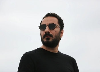 اخراج نوید محمدزاده از تئاتر «آرش»