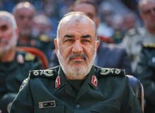 سردار سلامی: با مدل گذشته به دنبال تربیت دانش آموزان نرویم/ آمریکایی‌ها در تحریم نفتی ما شکست خوردند