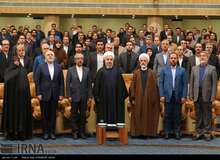 روحانی: هیچ کس از قانون مستثنی نیست/ برای کشف گناه هرچند آن گناه بزرگ باشد، نباید شنود گذاشته شود/ همه در برابر حقوق شهروندی مساوی هستند‌/دو قوه دیگر، دولت را در اجرای حقوق شهروندی کمک کنند






