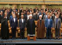 روحانی: هیچ کس از قانون مستثنی نیست/ برای کشف گناه هرچند آن گناه بزرگ باشد، نباید شنود گذاشته شود/ همه در برابر حقوق شهروندی مساوی هستند‌/دو قوه دیگر، دولت را در اجرای حقوق شهروندی کمک کنند






