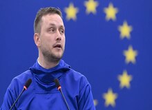 نخست‌وزیر گرینلند: نه به اتحادیه اروپا می‌پیوندیم نه به آمریکا / شکار فک بخشی از هویت ماست