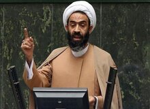 نماینده خمینی‌شهر: عصای موسوی مقام معظم رهبری توطئه‌ها را نقش بر آب خواهد کرد/  هیچ یک از روسای جمهور با خانواده شهدای نیروی انتظامی تماس تلفنی نداشته است