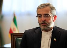 انتقاد همکار سابق سعید جلیلی و مذاکره کننده فعلی ایران در توافق هسته ای از  مخالفان  مذاکره!