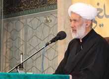 استاد حوزه علمیه قم: بعضی از قلم به دستان مزدور داخلی شبانه روز مردم را ناامید می‌کنند