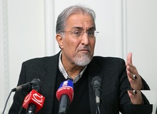 حسین راغفر: استدلال ها درباره سهمیه بندی نان قابل قبول نیست/ مگر می‌شود روزی چند هزار وانت آرد از ایران قاچاق شود؟ مگر کشور را قاچاقچی‌ها اداره می‌کنند؟