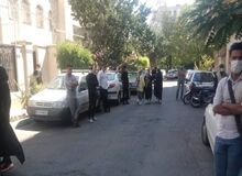 تجمع اعتراضی هواداران پرسپولیس مقابل ساختمان باشگاه با دخالت نیروی انتظامی پایان یافت/ تصــاویر
