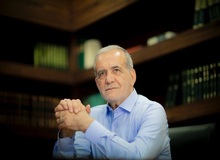 پزشکیان: از این که شخصیت‌های ترکمن، کرد، بلوچ و تالش به علت تمایز مذهبی از جایگاه مناسب محروم می‌شوند سخت متاثر می‌شوم