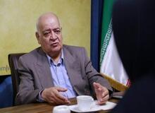 بعضی از پسران در ازای رابطه با زنان پول دریافت می‌کنند 