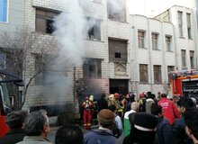 نجات زن و مرد میانسال از آتش‌سوزی پارکینگ در خیابان نبرد جنوبی تهران + عکس

