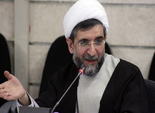 برخی پشت تریبون‌ها طوری حرف می‌زنند انگار اسلام پرچم جنگ را در دست دارد
