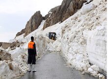 بارش برف گردنه تته در کردستان را مسدود کرد
