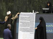 دولت می‌تواند قانون حجاب و عفاف را اجرا نکند؟ /فلاحت پیشه: پزشکیان ابلاغ قانون حجاب و عفاف را امضا نکند