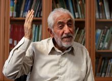 غرضی: دولت‌های پس از دهه ۶۰  تحت تأثیر رانت‌خواری‌های سیاسی٬ اقتصادی قرار داشتند/ فقط  دولت میر حسین موسوی مجالی به رانت‌خواران نداد