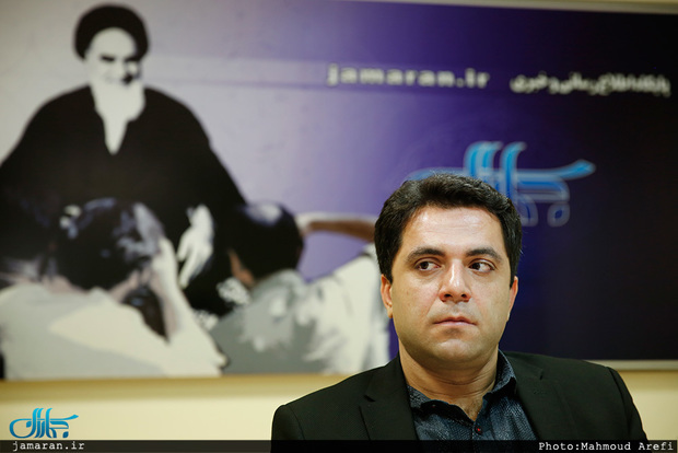 هشدار یک وکیل به تفتیش کیف و موبایل شهروندان توسط حجاب‌بانان: اگر درگیری رخ دهد و فاجعه شکل گیرد چه کسی پاسخگو خواهد بود؟