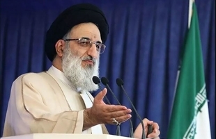 امام جمعه کرج: آمریکا دشمن اصلی ما است/حضور در خیابان ادامه دارد