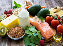 مراقب نمک پنهان در مواد غذایی باشید/ طعم دهنده ها را جایگزین کنید