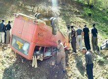 واژگونی مینی بوس کولبران در مریوان ۲۱ مصدوم برجای گذاشت