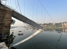 پل رانسیس اسکات در آمریکا توسط برخورد یک کشتی فرو ریخت +ویدیو
