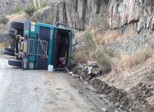 واژگونی یک دستگاه تانکر حامل مواد سوختی در مسیر مریوان - سنندج