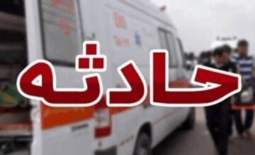 واژگونی تریلی حمل شیر در محور قم به گرمسار، به جان‌باختن دو نفر انجامید
