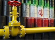 کیهان: افزایش فروش نفت هیچ ربطی به شل گرفتن «آمریکا» ندارد
