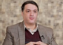«محمد قوچانی» باز هم پُشت خبرنگارش را خالی کرد/ زینب صفری: متن عذرخواهی خلاف واقع بود، از روزنامه استعفاء دادم