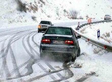 برف و باران در جاده‌های شمالی/ ممانعت از ورود خودروها بدون زنجیر چرخ و امکانات به جاده‌ها