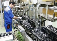 دبیر انجمن قطعه‌سازان: از خودروسازان بپرسید خودروهایشان کجاست؟
