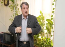 نباید اعضای شورای شهر احساس کنند احزاب برایشان تصمیم می گیرند