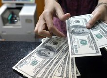 کف بازار هیچ معامله ای صورت نمی گیرد؛ پس چرا قیمت دلار بالا می رود؟/ فروشندگان مجازی در حال خالی‌فروشی هستند
