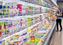 سخنگوی انجمن صنایع لبنی: گران می‌کنیم، به کسی ربطی ندارد / اگر توانستند مرغ و تخم مرغ را به قیمت قبل بفروشند، لبنیات را هم با تورم قریب ۴۰ درصدی به قیمت قبل می‌فروشند