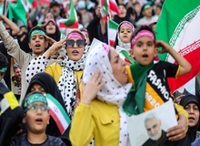 واکنش نماینده مجلس درباره برگزاری جشن «سلام فرمانده» در شب شهادت/ یزدی‌خواه: این مراسم آنقدر زیبایی‌ و جذابیت‌ داشت که می‌توان از برخی چیزها اغماض کرد