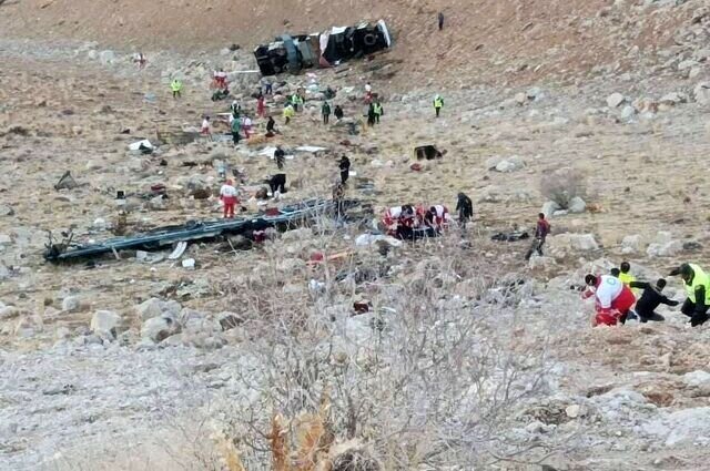 راننده اتوبوس واژگون شده تهران به یاسوج پیدا شد/ عکس