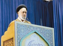 امام جمعه اصفهان: شعارهایی که مردم آمریکا علیه ترامپ می دهند یادآور شعارهایی مردم ایران علیه شاه است