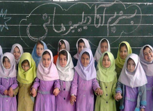 زبانی که در حال فراموشی است و وعده هایی که عملی نمی شود/ کارشناس رشته ادبیات در گفت و گو با دیده بان ایران؛ باید به داد زبان مادری رسید